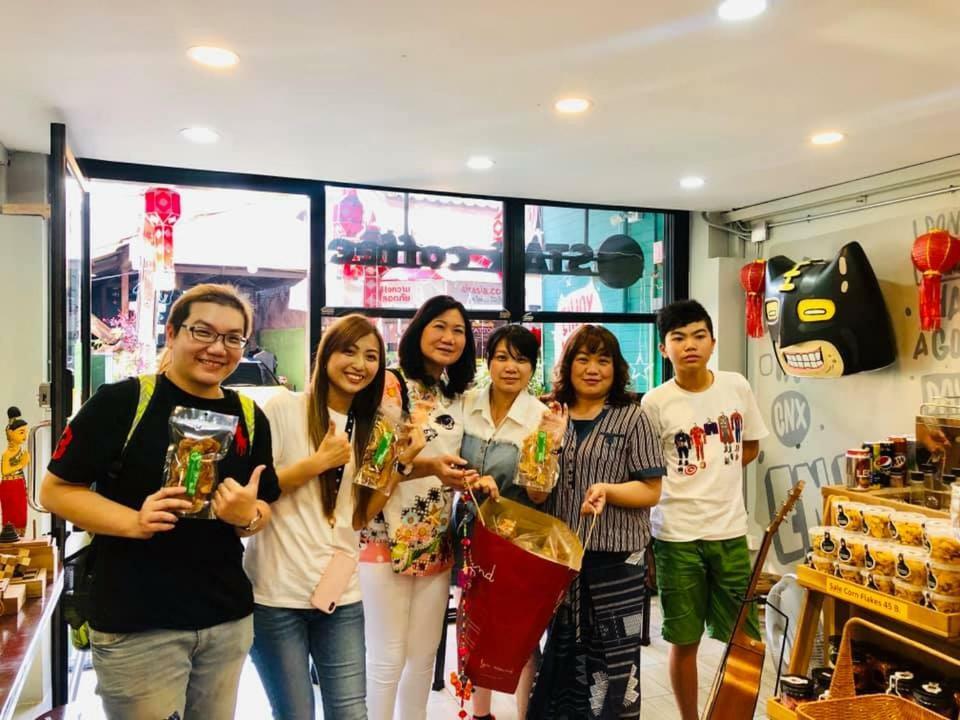 Enjoy House Hostel Chiang Mai Luaran gambar